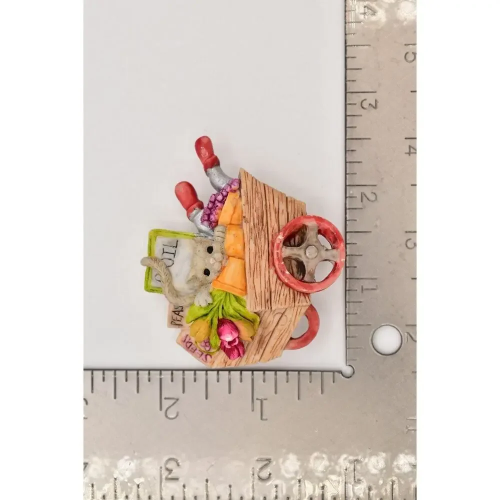 Vintage Garden Mouse Pin Brooch Wagon Cute Tone Gardening Flower 1980s BinB